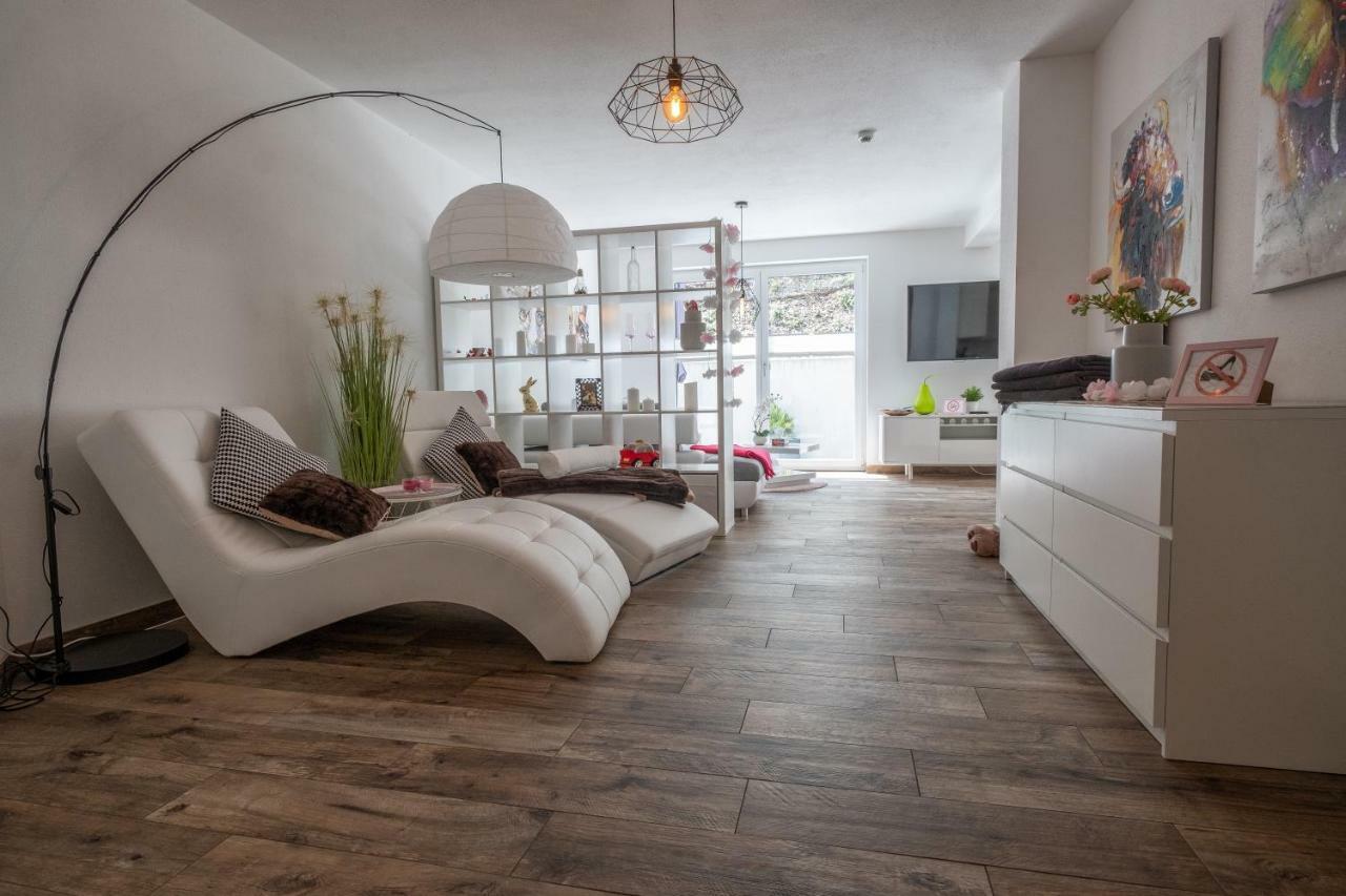 Moderne Souterrain-Wohnung Anif Zewnętrze zdjęcie